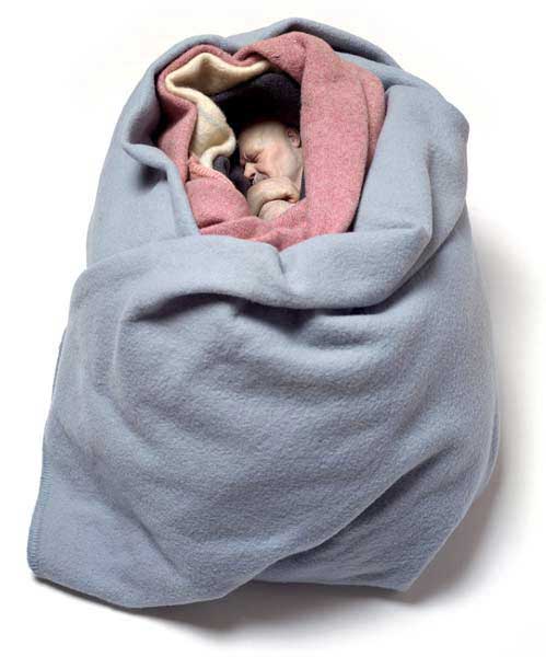 Escultura de Ron Mueck, Man in Blankets