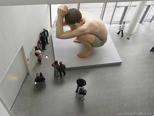 Escultura de Ron Mueck, BOY